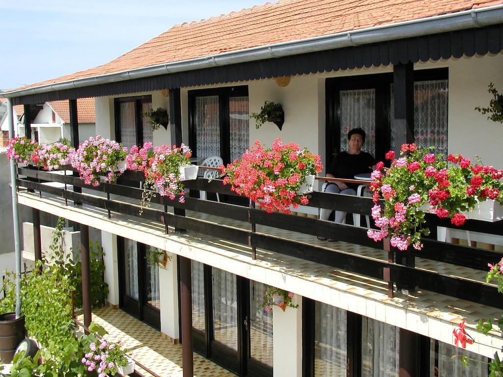 Rooms Vila Mautner Vodice Buitenkant foto