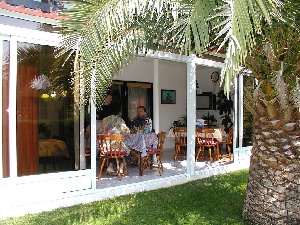 Rooms Vila Mautner Vodice Buitenkant foto