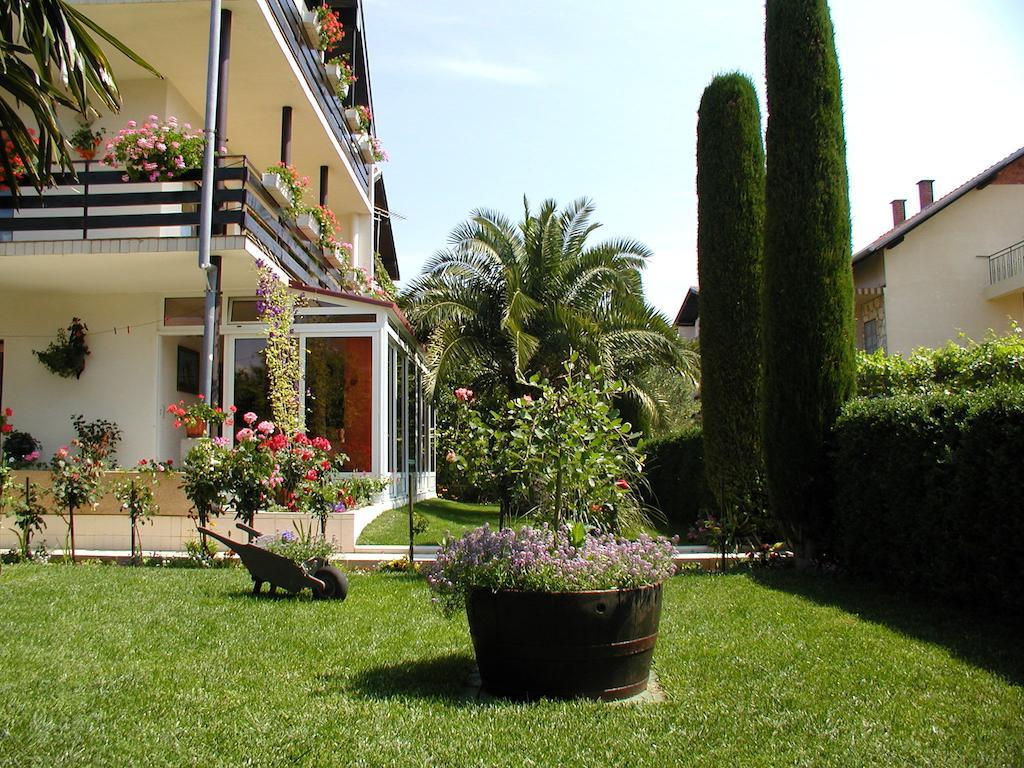 Rooms Vila Mautner Vodice Buitenkant foto