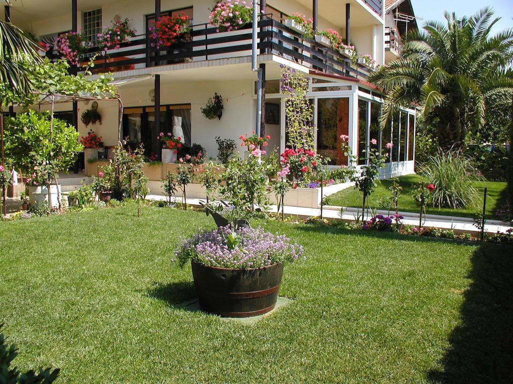 Rooms Vila Mautner Vodice Buitenkant foto