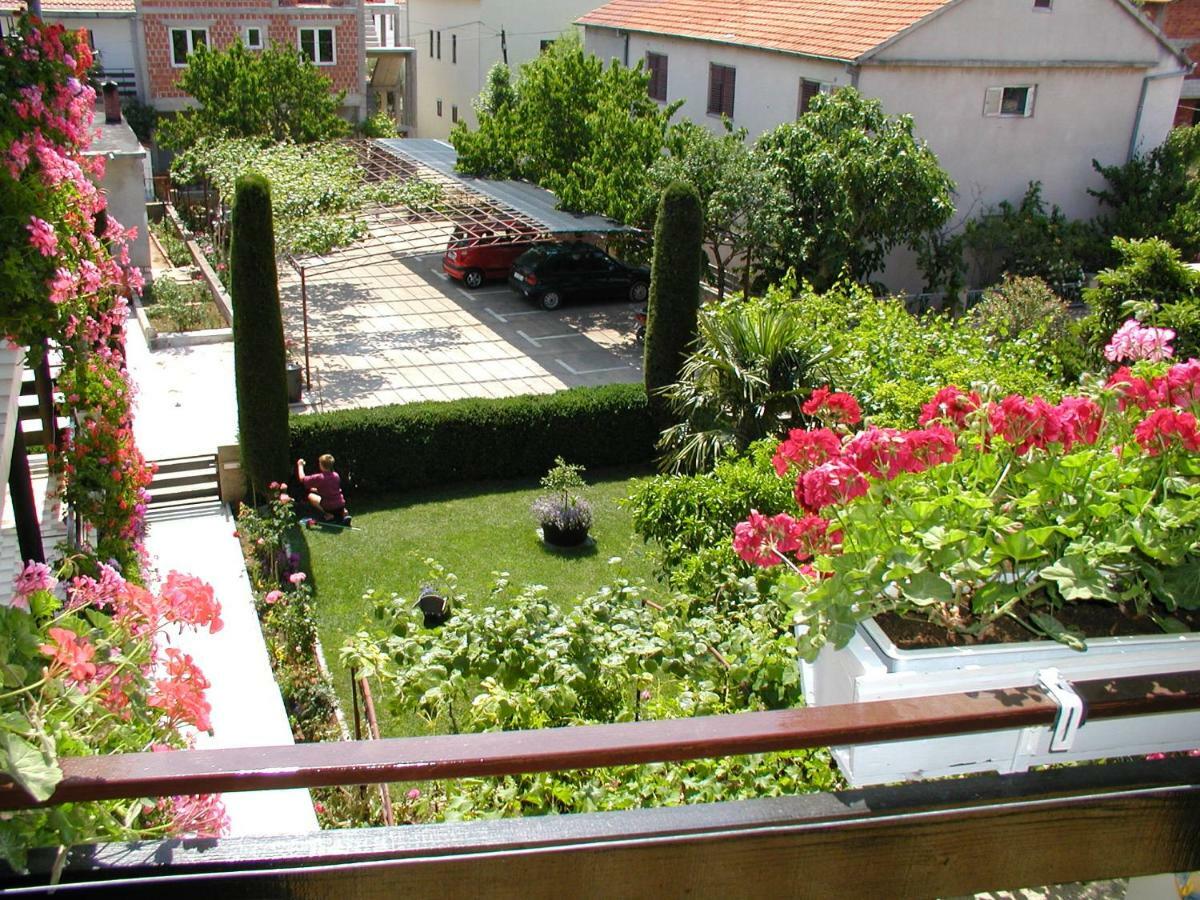 Rooms Vila Mautner Vodice Buitenkant foto